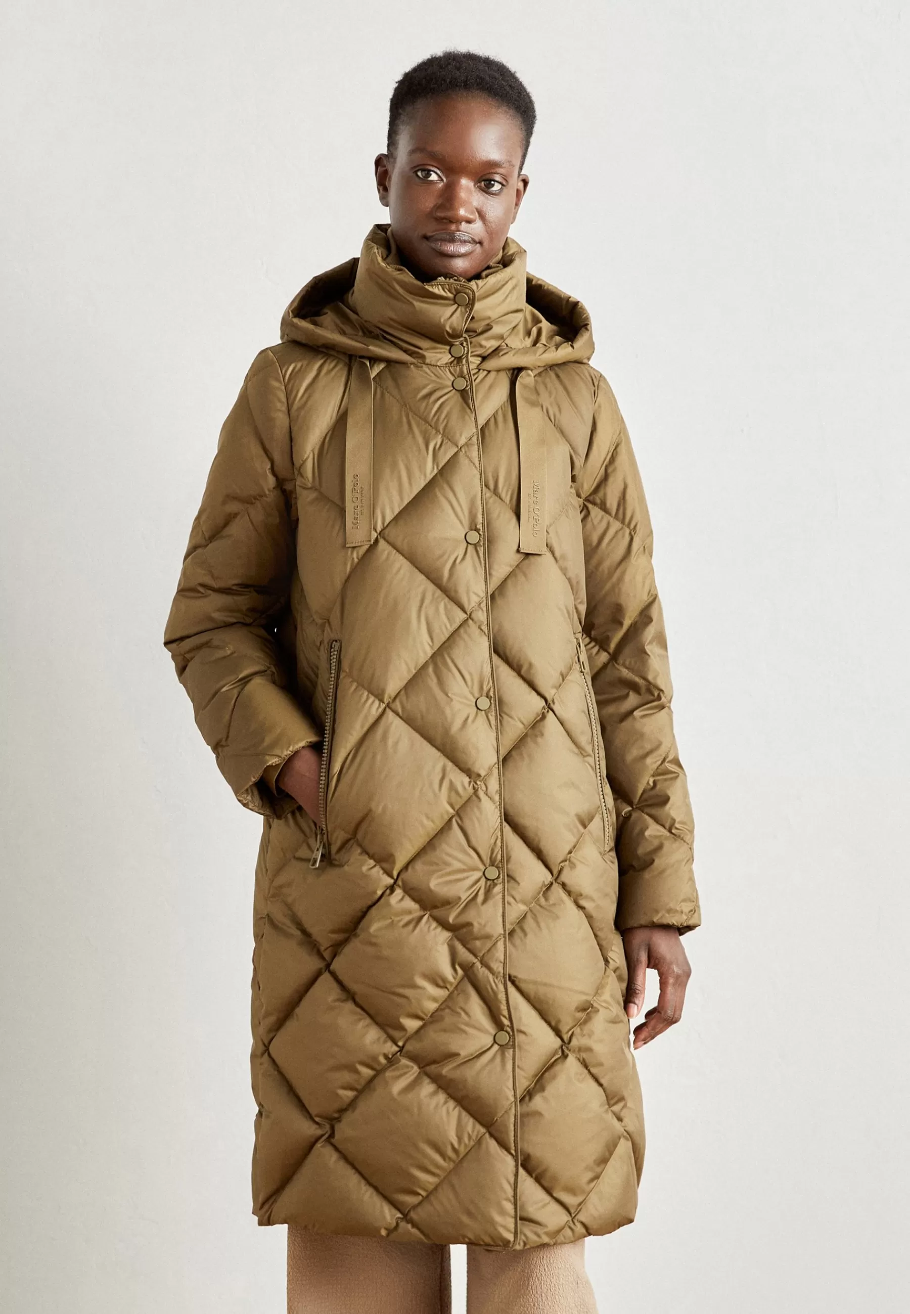 Clearance Coat Fixed Hood Side Slits Zipper Pockets Logo Tapes - Piumino Donna Piumini Lunghi