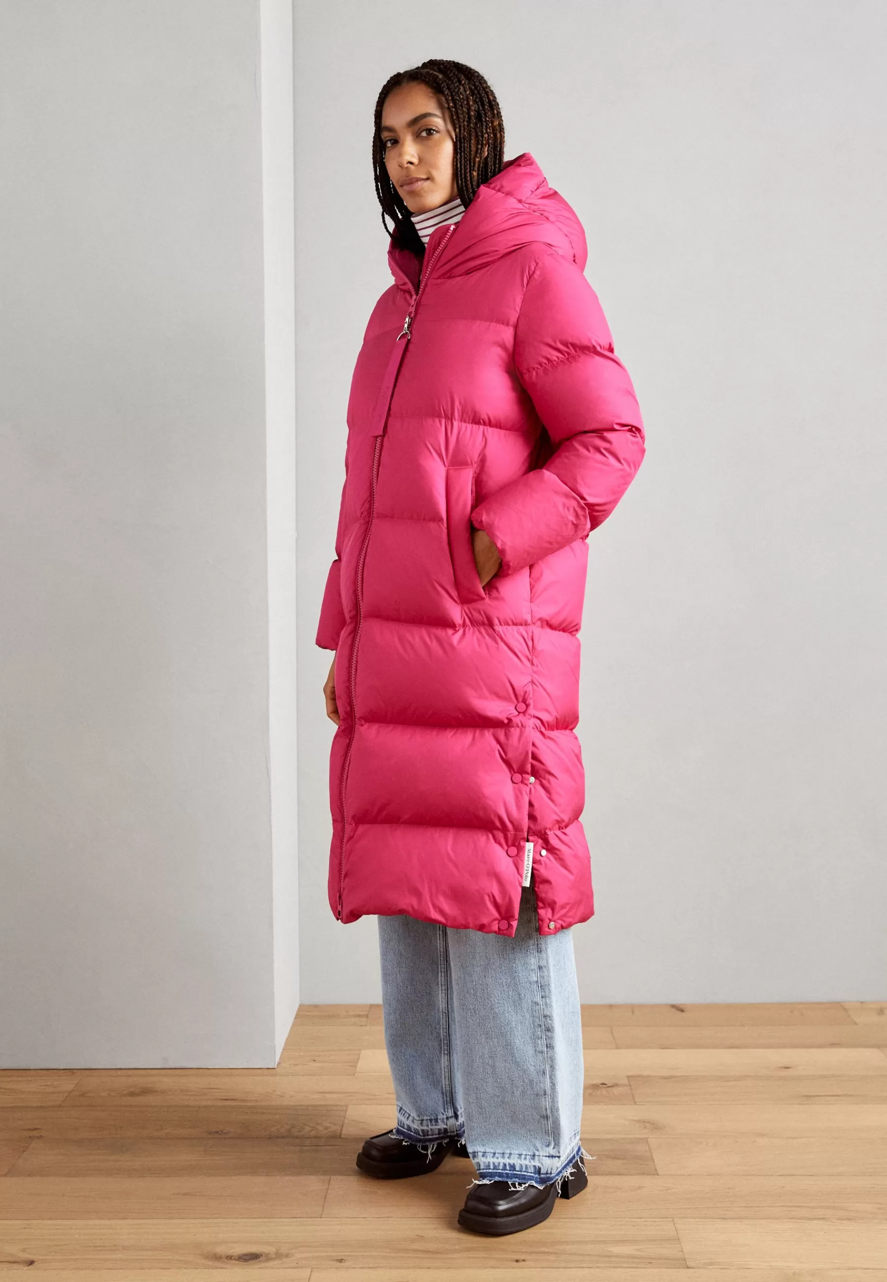 Shop Coat Fixed Hood Welt Pockets Side Slits With Pressbuttons - Piumino Donna Piumini Lunghi