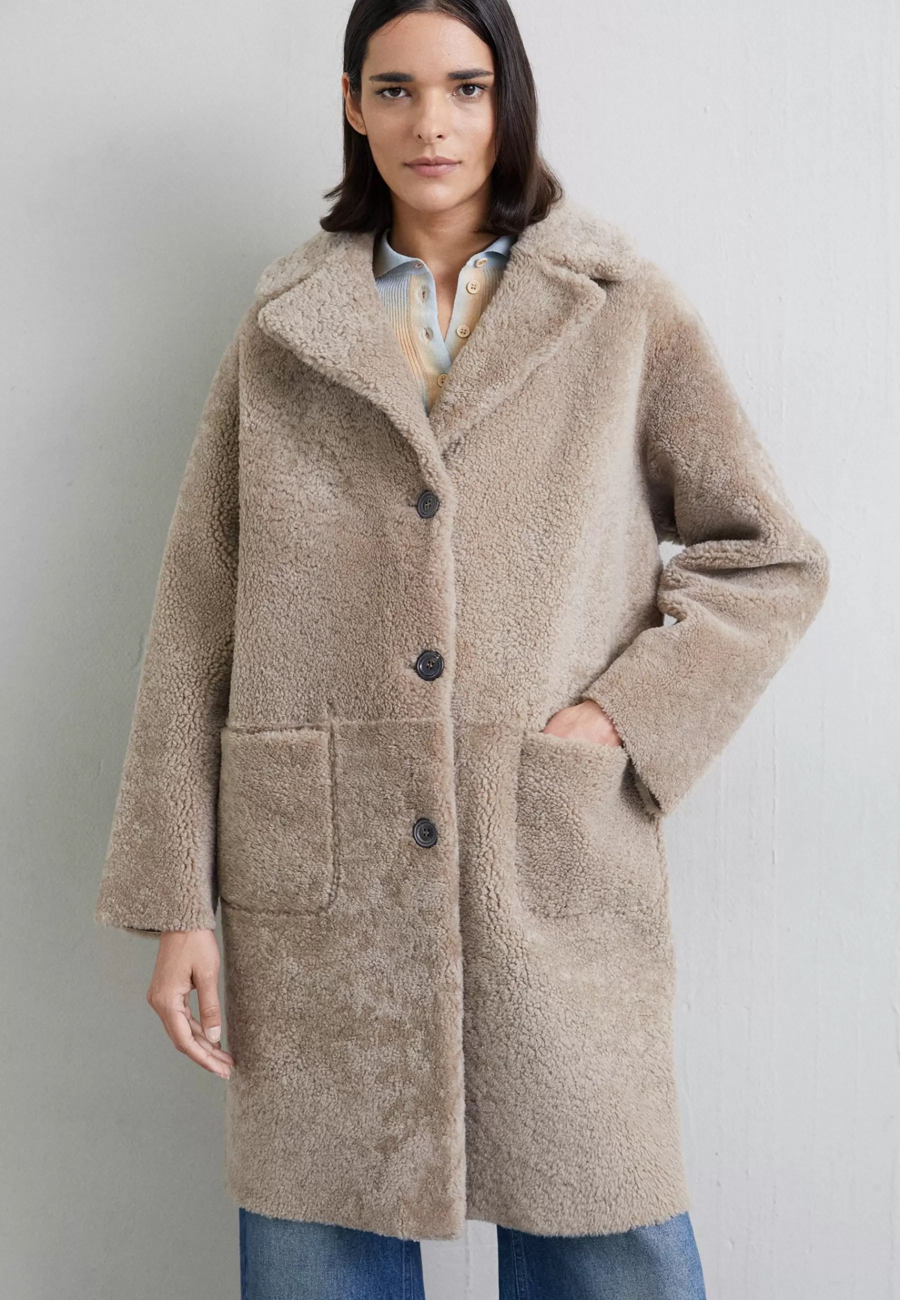 Shop Roxanne Reversable Curly Shearling Coat - Cappotto Classico Donna Classici