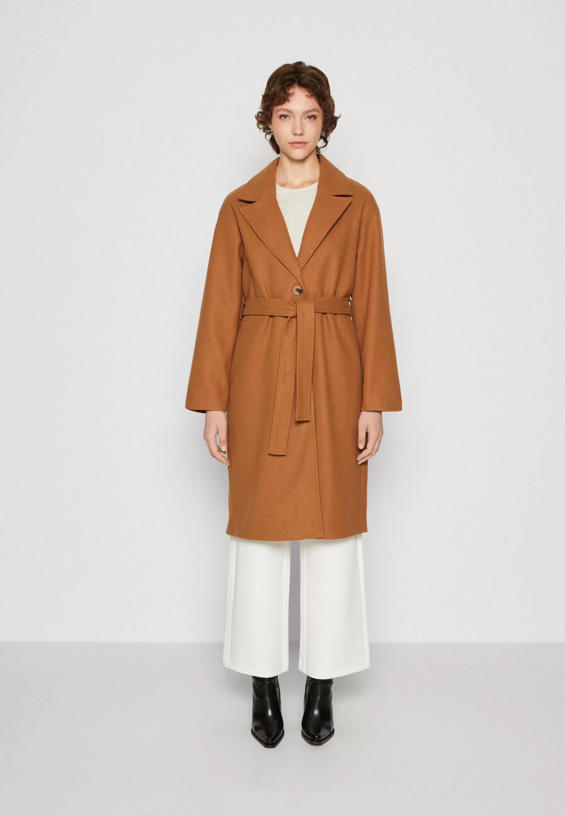 Shop Vipoko Long Belt Coat - Cappotto Classico Donna Classici